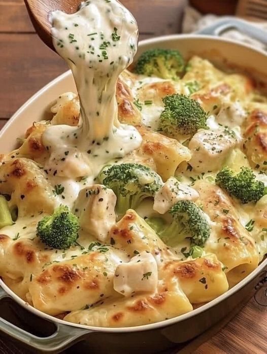 Hearty Chicken and Broccoli Pasta Bake A Comforting Family Favorite